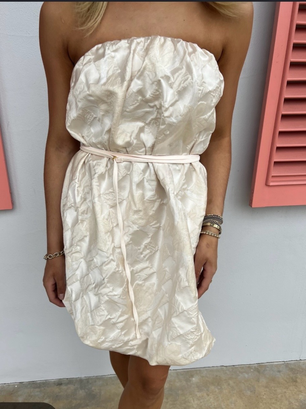 Saint Art Jolie Bubble Dress Off White  Textured with a tie waist Size Medium